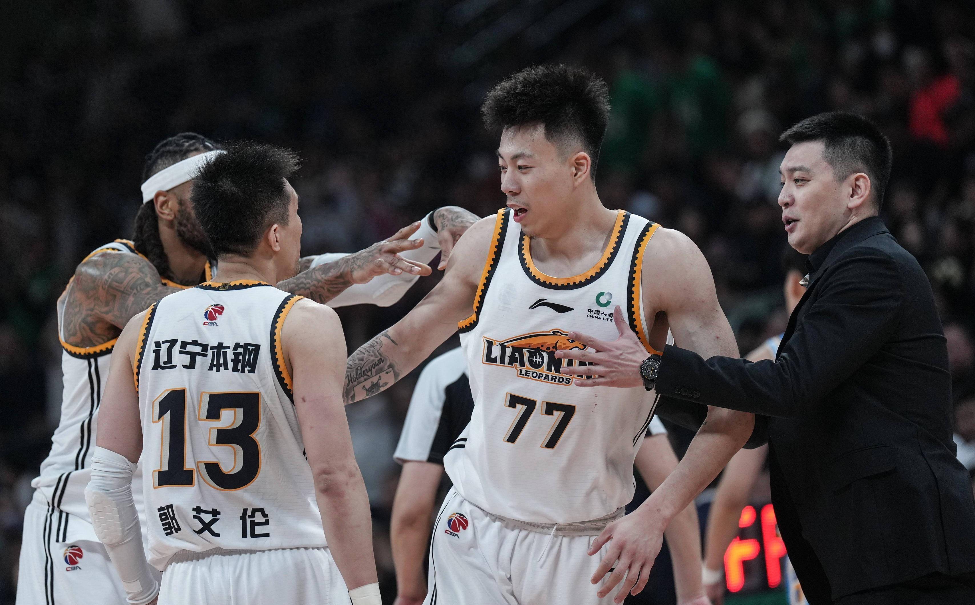 加兰27+8克林根两双 莫布利21+12骑士轻取开拓者