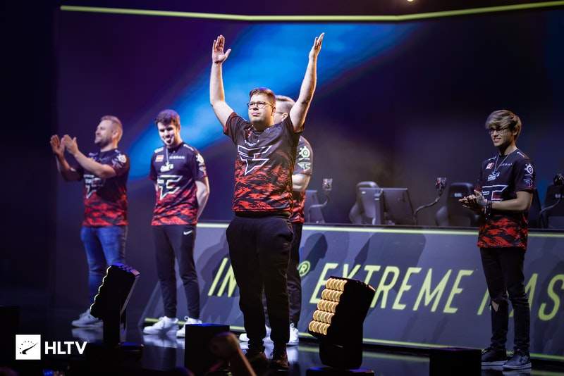 又是最有希望的一年！网友整活：特朗普上次在位时LPL共拿到3座S赛冠军